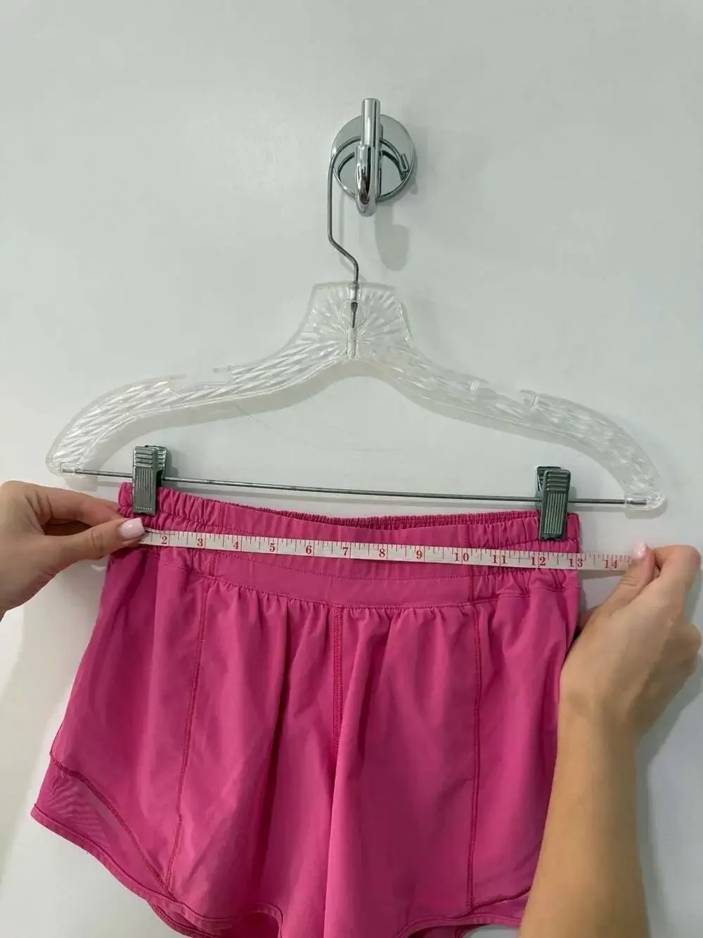 Lululemon Hotty Hot Low-Rise Lined Short 3.5